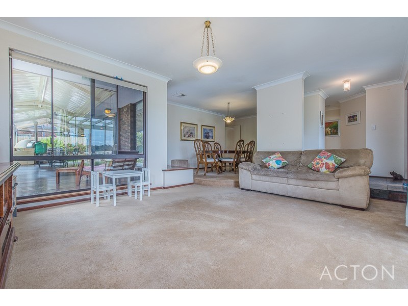 27 BROADHURST CRESCENT, Bateman WA 6150