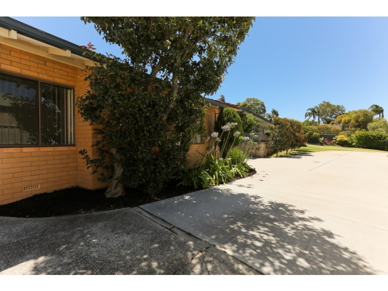 2/19 FIONN COURT, Ardross WA 6153