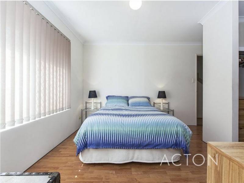 20 Catalpa Crescent, South Lake WA 6164