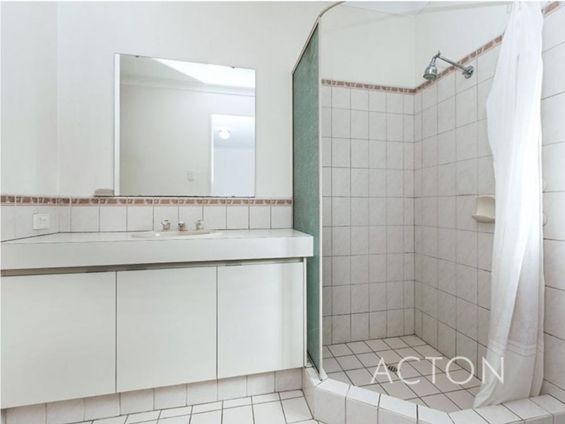 20 Catalpa Crescent, South Lake WA 6164