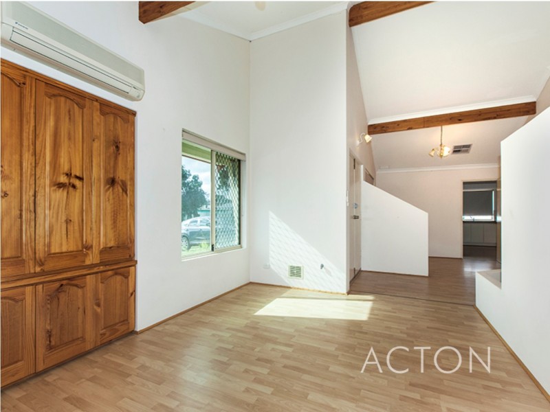 20 Catalpa Crescent, South Lake WA 6164