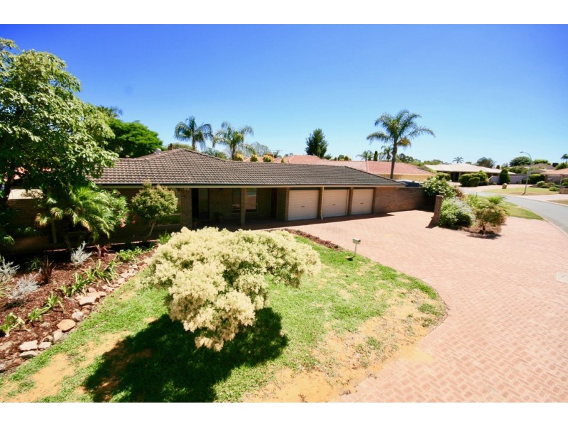 4 CURRAN PLACE, Leeming WA 6149