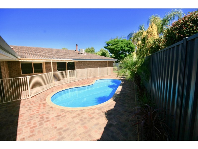 4 CURRAN PLACE, Leeming WA 6149