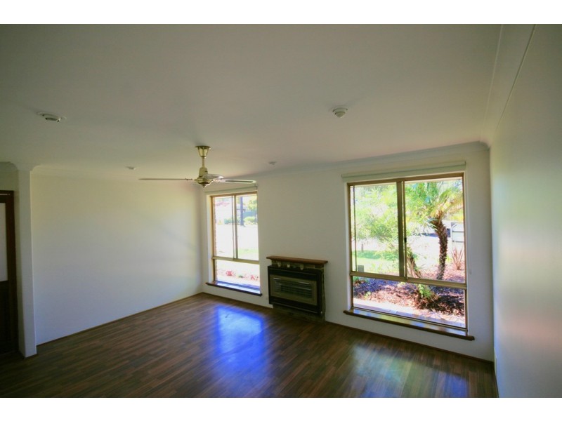 4 CURRAN PLACE, Leeming WA 6149