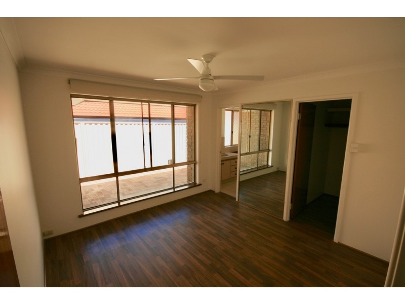 4 CURRAN PLACE, Leeming WA 6149