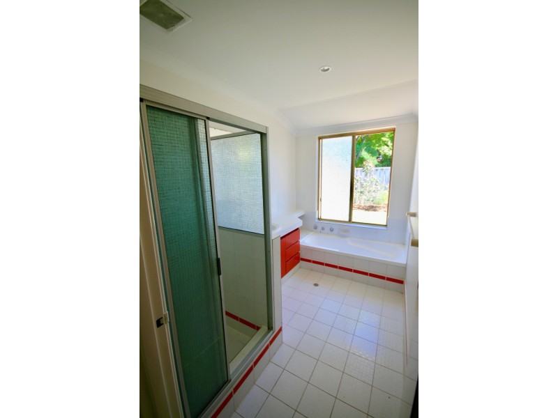 4 CURRAN PLACE, Leeming WA 6149