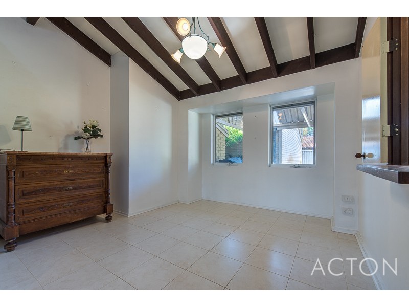 8 London Way, Bateman WA 6150