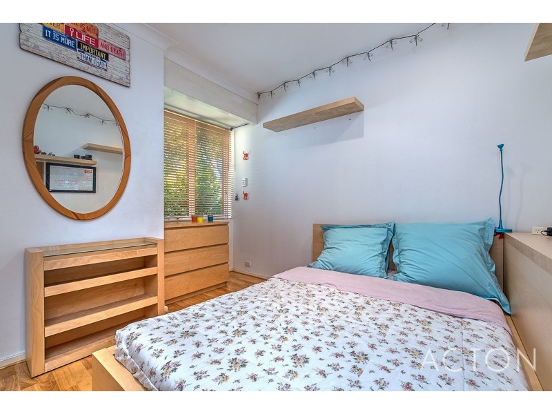 8 London Way, Bateman WA 6150