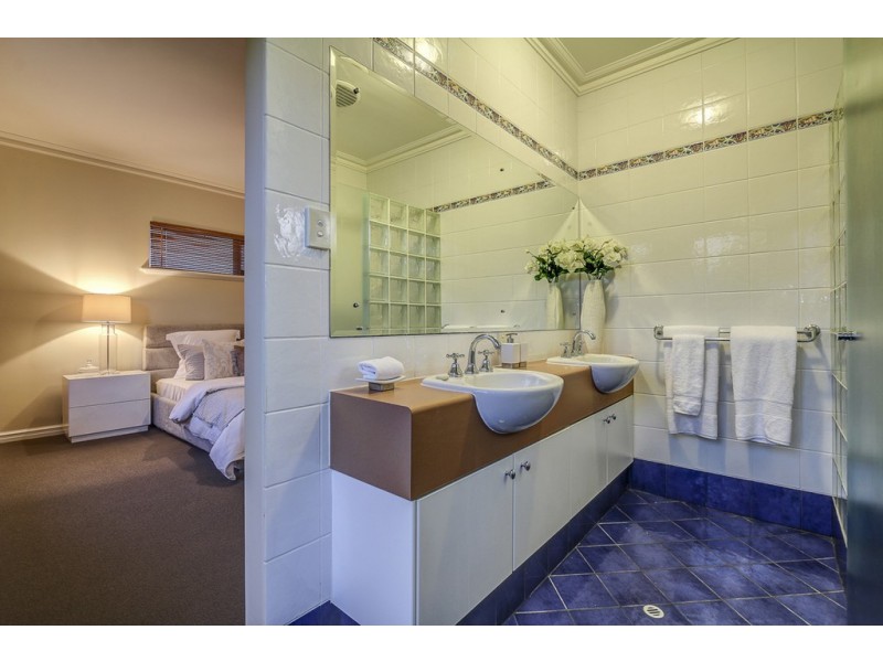 33 Reeve Street, Swanbourne WA 6010