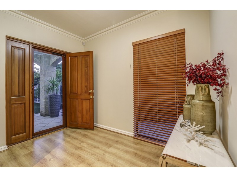 33 Reeve Street, Swanbourne WA 6010