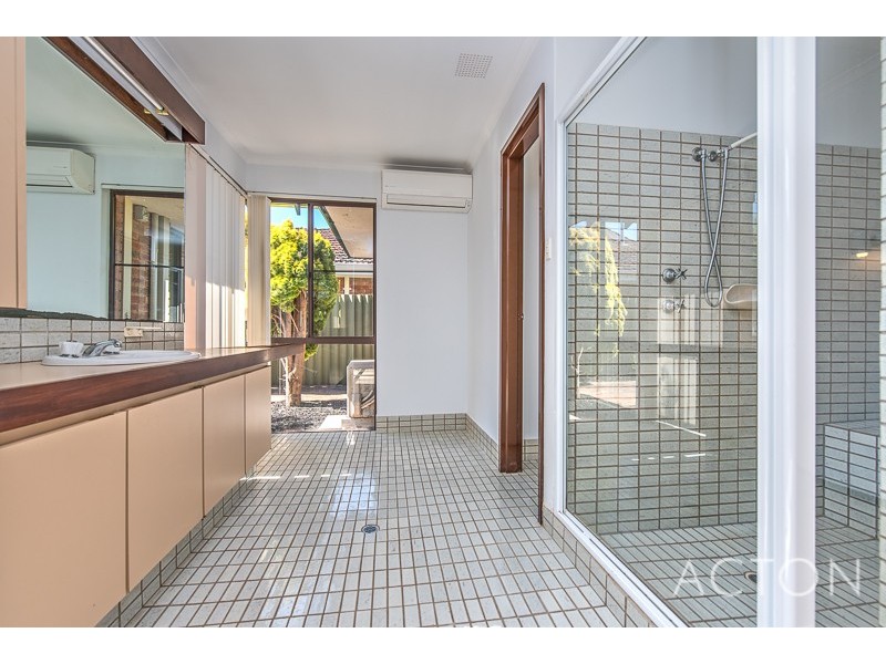 22 Connelly Way, Booragoon WA 6154