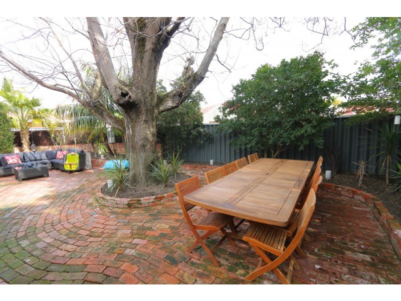 233 Stock Road, Palmyra WA 6157