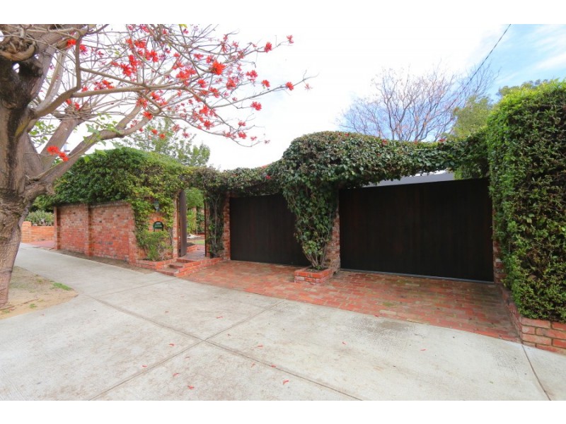 233 Stock Road, Palmyra WA 6157