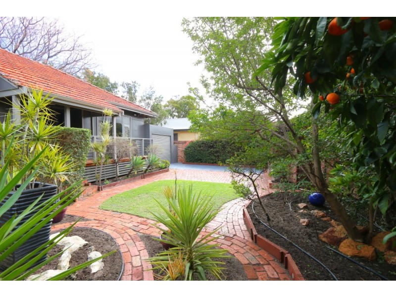 233 Stock Road, Palmyra WA 6157