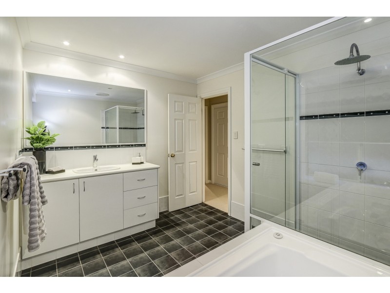 42 Raymond Street, Mount Pleasant WA 6153