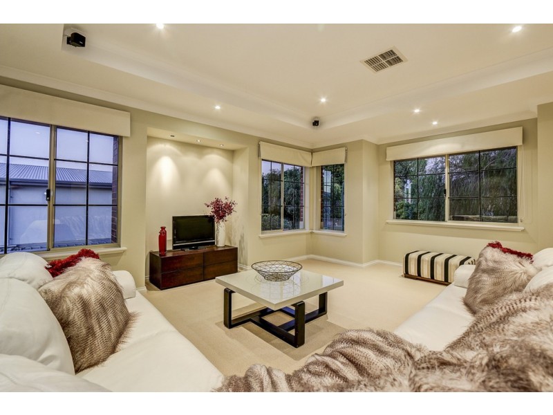 42 Raymond Street, Mount Pleasant WA 6153