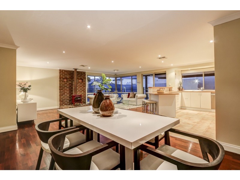 42 Raymond Street, Mount Pleasant WA 6153