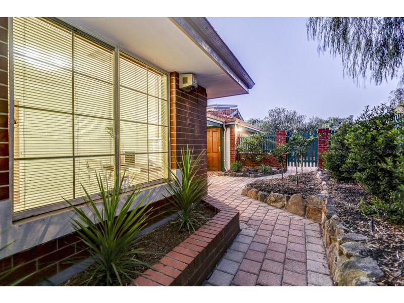 42 Raymond Street, Mount Pleasant WA 6153