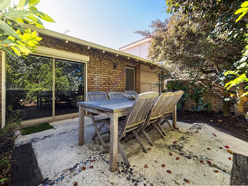 1/3 First Avenue, Applecross WA 6153