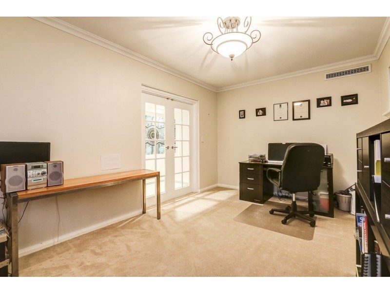 5a Henley Road, Mount Pleasant WA 6153