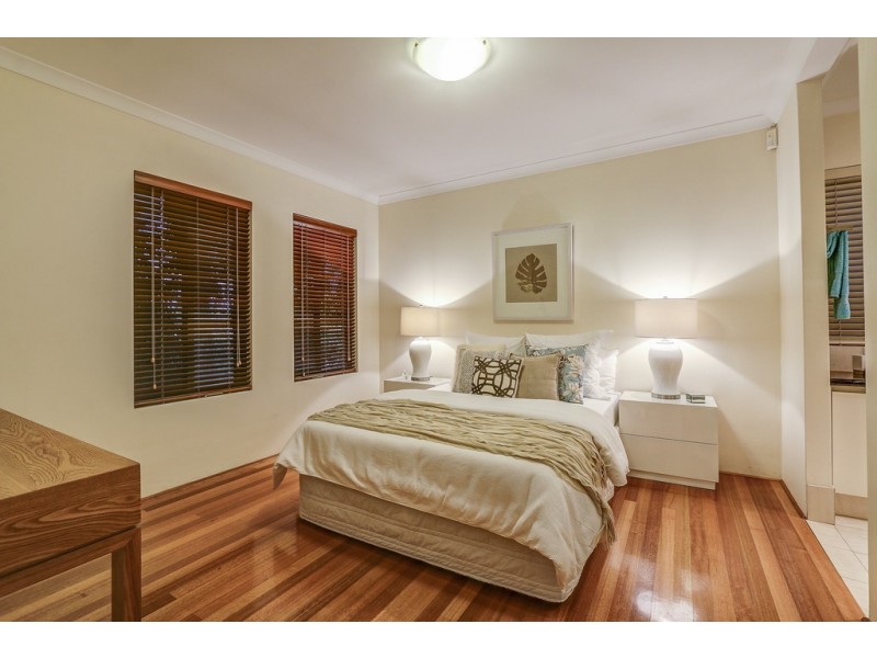 33 Riseley Street, Ardross WA 6153