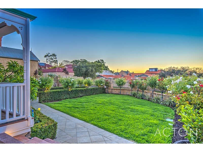62 Staton Road, East Fremantle WA 6158