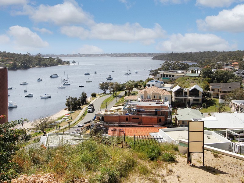 4 Lee Place, Bicton WA 6157