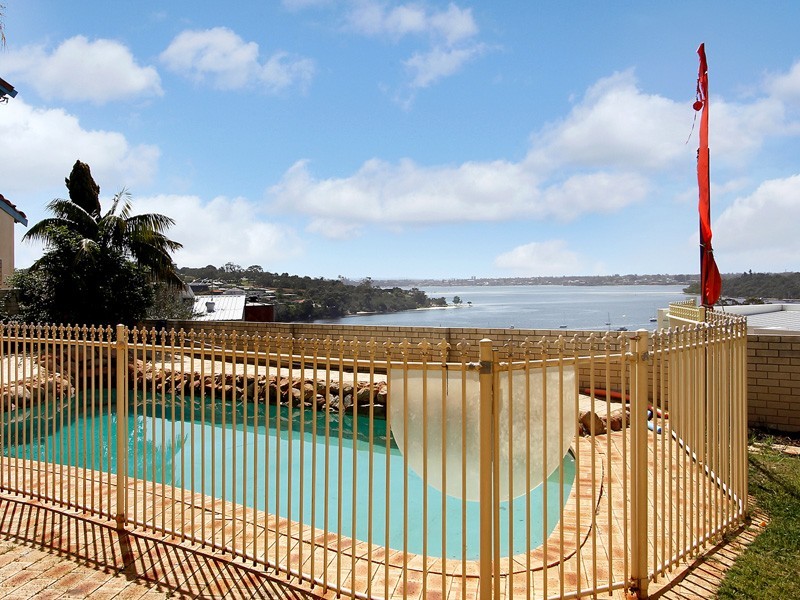 4 Lee Place, Bicton WA 6157