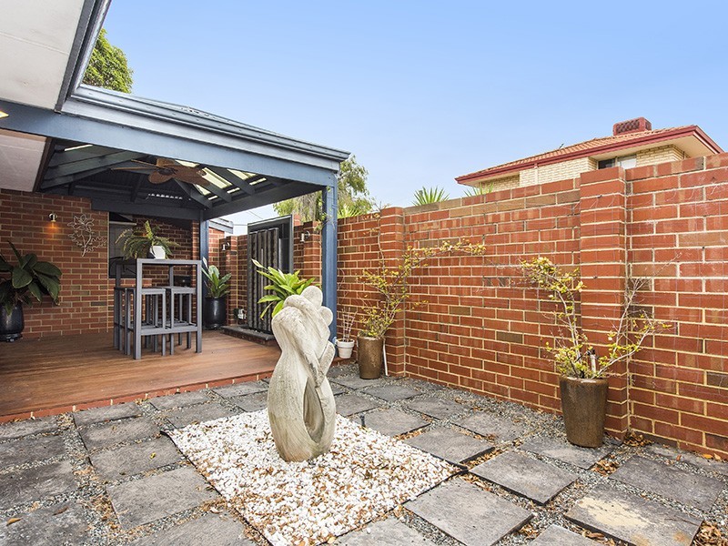 1/188 Kitchener Road, Booragoon WA 6154