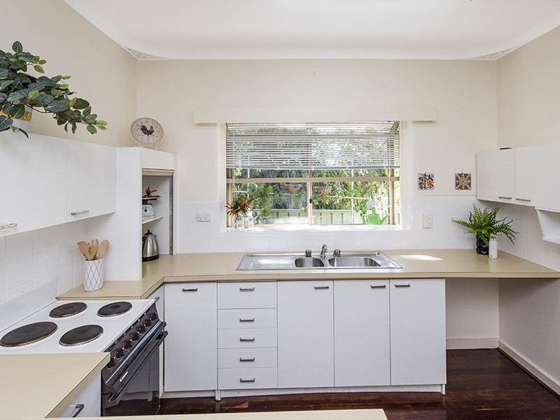 5 Carroll Street, Ardross WA 6153