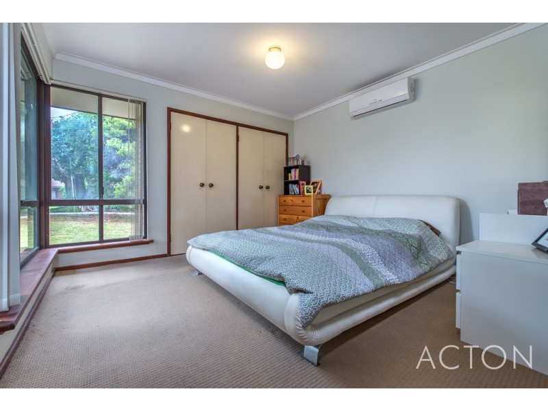20A Barrow Crescent, Shelley WA 6148