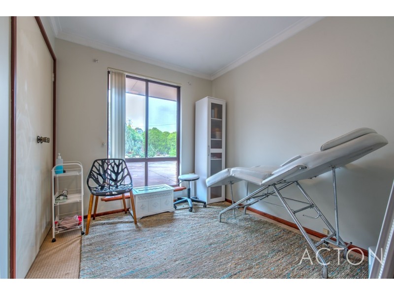 20A Barrow Crescent, Shelley WA 6148