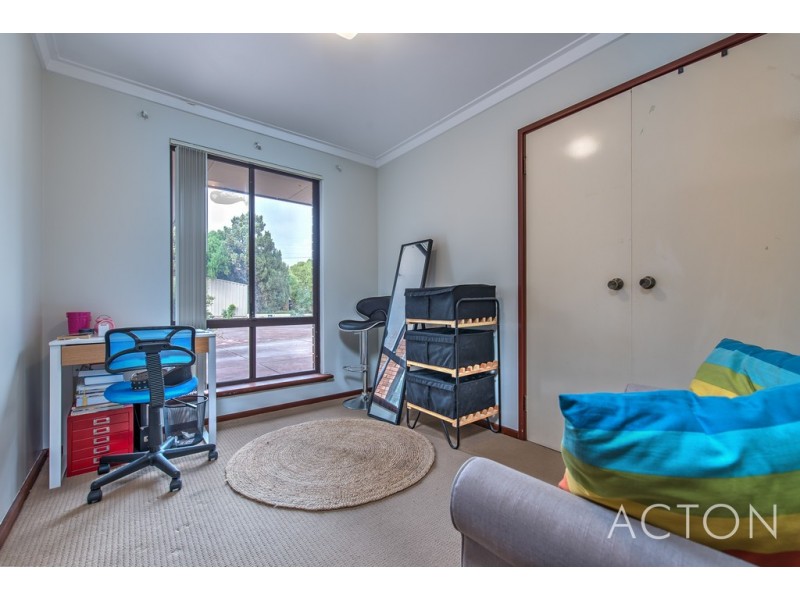 20A Barrow Crescent, Shelley WA 6148