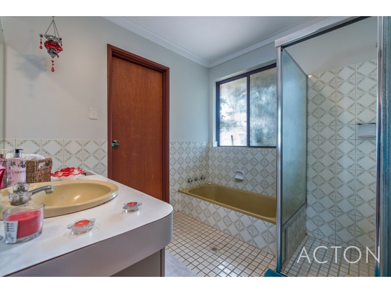 20A Barrow Crescent, Shelley WA 6148