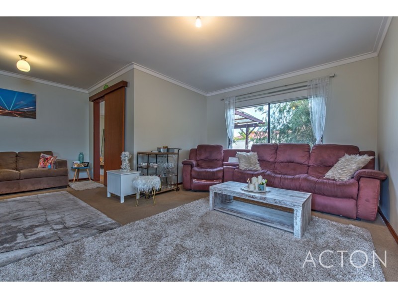 20A Barrow Crescent, Shelley WA 6148