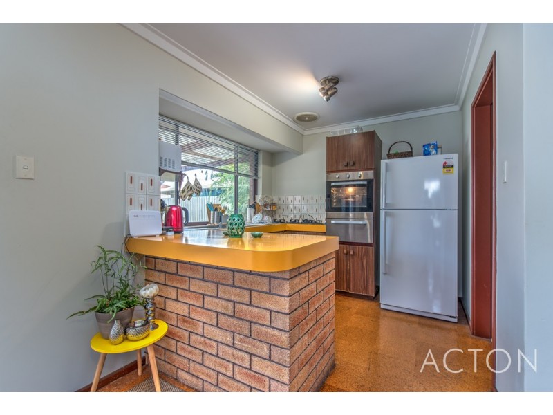20A Barrow Crescent, Shelley WA 6148