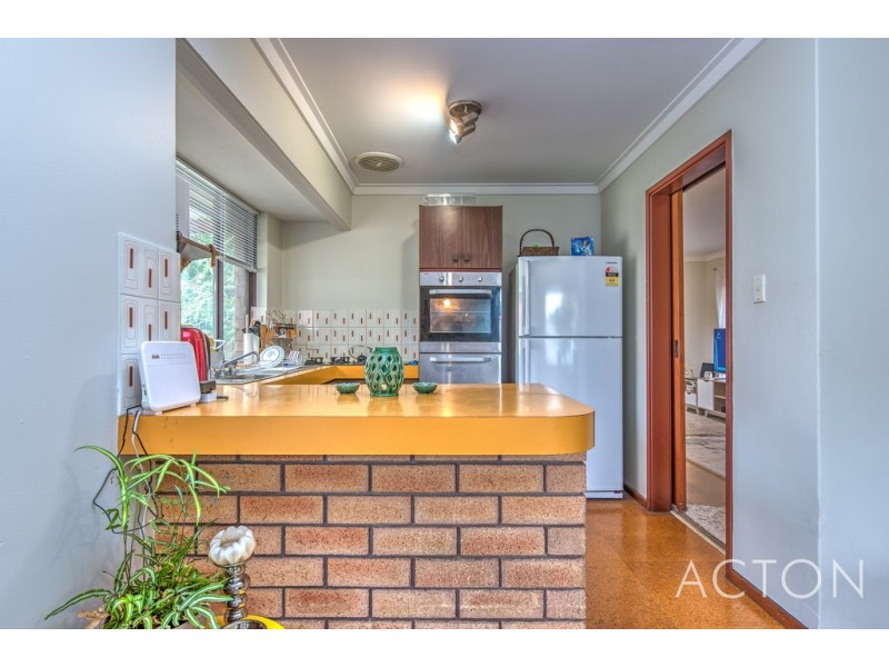 20A Barrow Crescent, Shelley WA 6148
