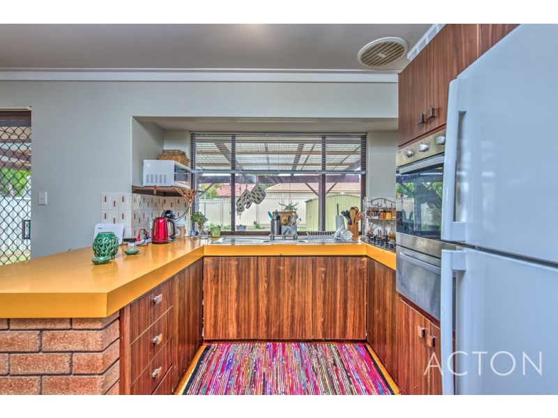 20A Barrow Crescent, Shelley WA 6148