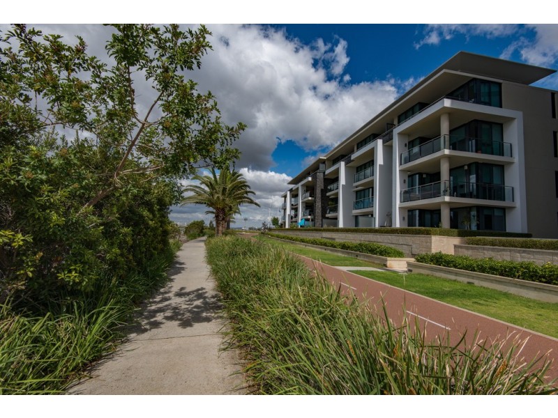 E303/70 Canning Beach Rd, Applecross WA 6153