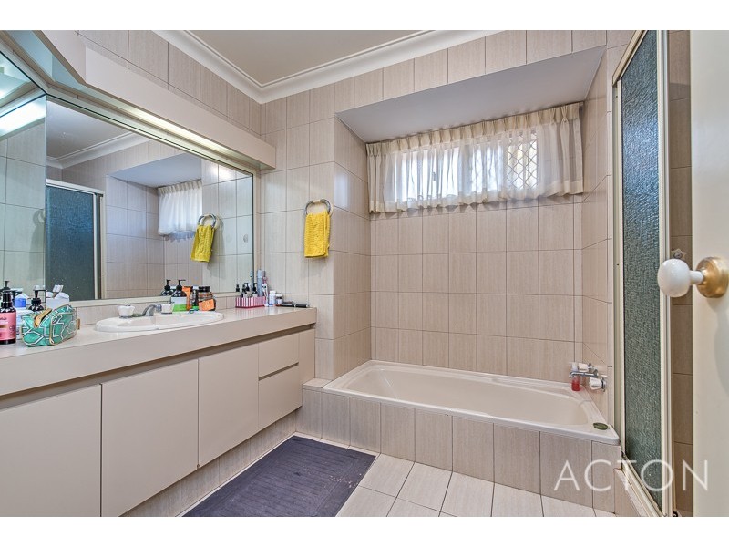 10A Fourth Avenue, Applecross WA 6153