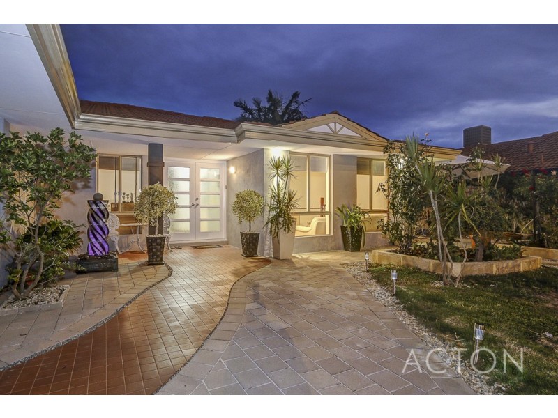 30 Farrington Road, Leeming WA 6149