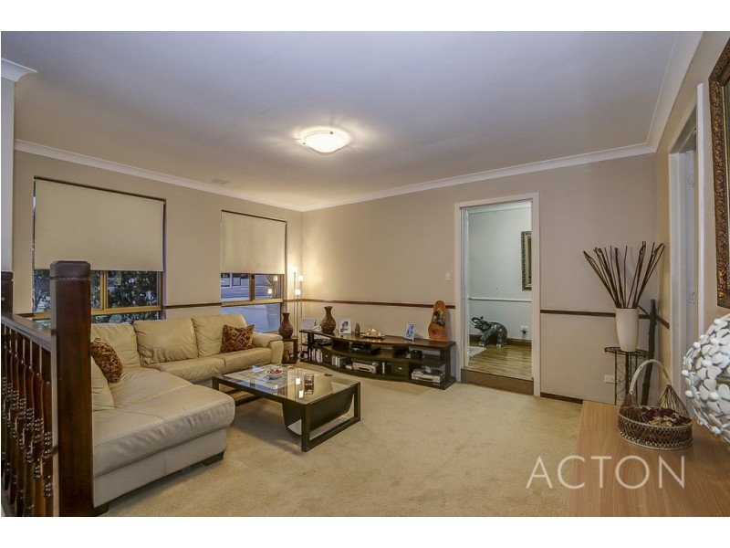 30 Farrington Road, Leeming WA 6149