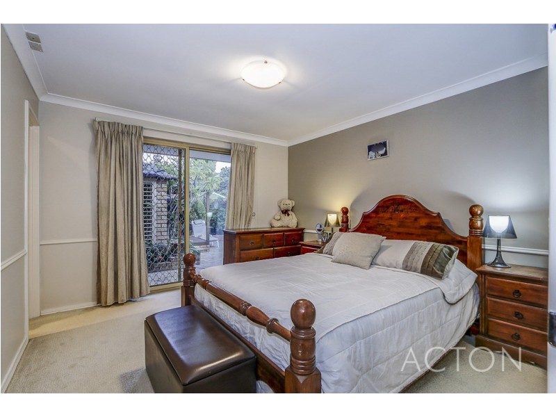 30 Farrington Road, Leeming WA 6149