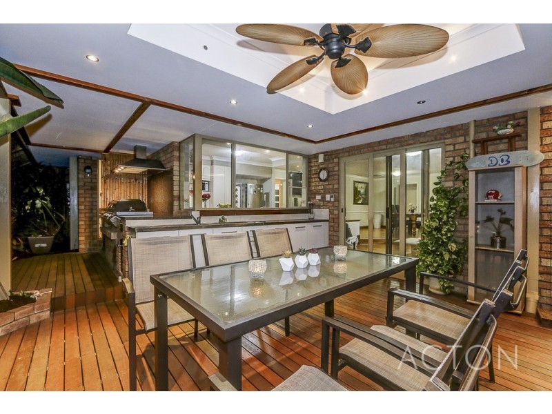 30 Farrington Road, Leeming WA 6149