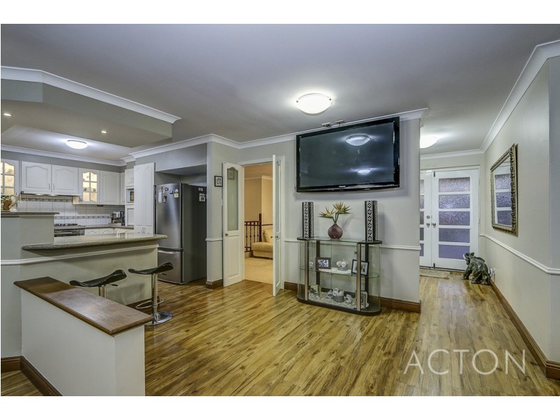 30 Farrington Road, Leeming WA 6149