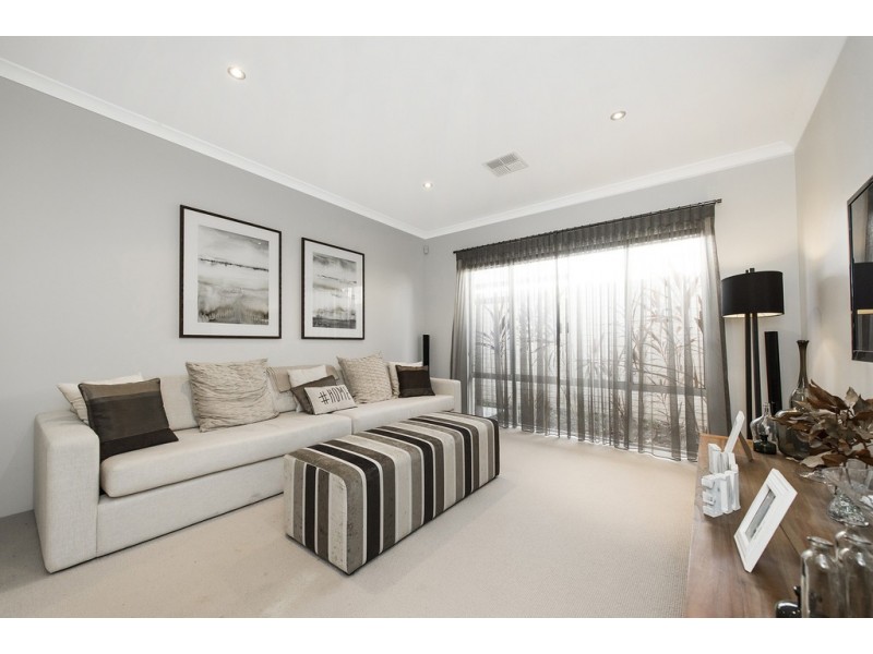 5 Dempsey Road, Piara Waters WA 6112
