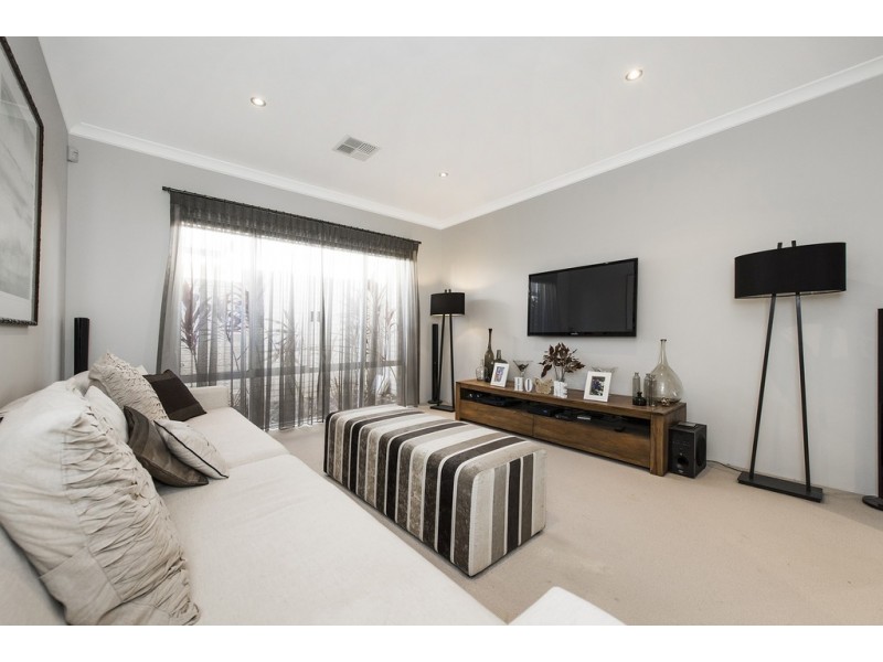 5 Dempsey Road, Piara Waters WA 6112
