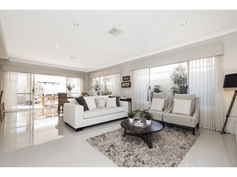 5 Dempsey Road, Piara Waters WA 6112