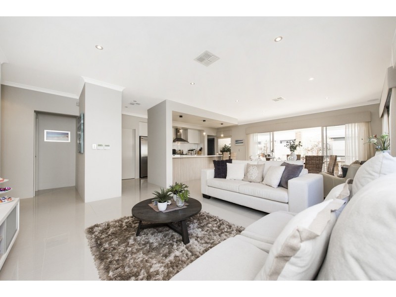 5 Dempsey Road, Piara Waters WA 6112