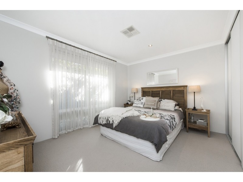 5 Dempsey Road, Piara Waters WA 6112
